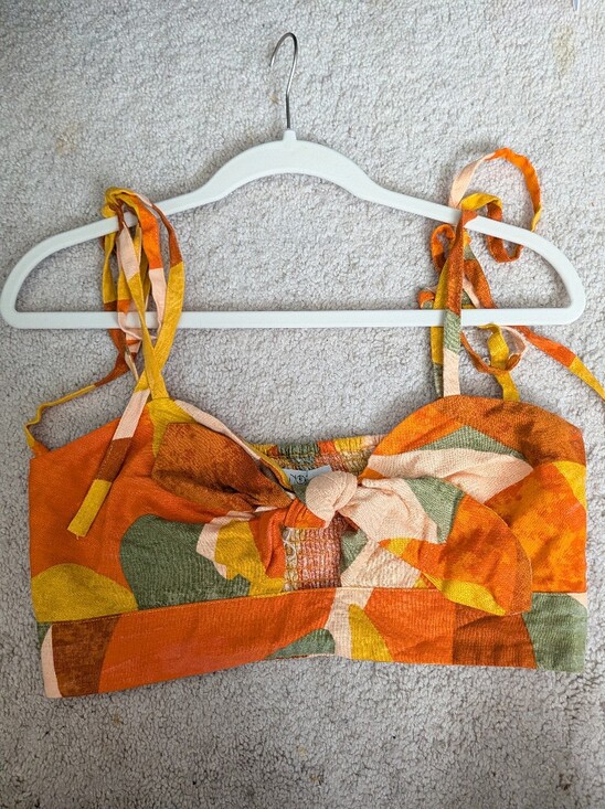 Noel Tops - Tie-Front Crop Top in Orange Multi